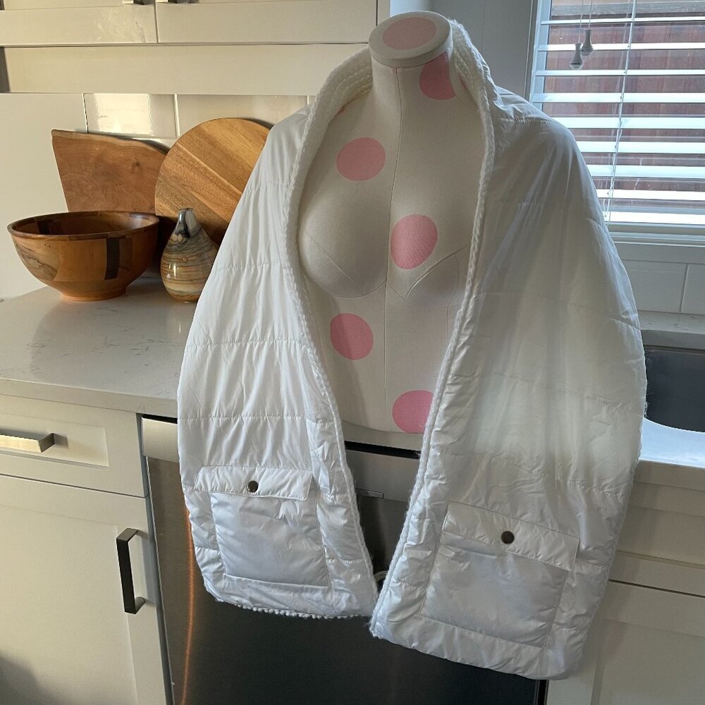 Anthropologie Sleeping on Snow Marley Puffer Pocket Knit Scarf Reversible White